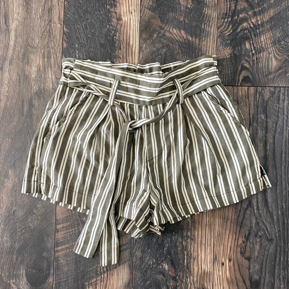 Paper bag shorts - Picture 1 of 3